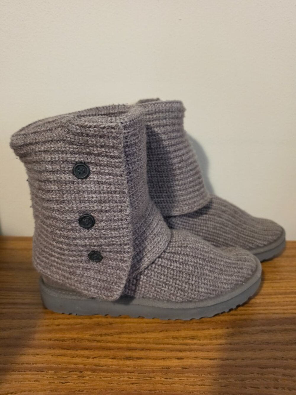 UGG Australia Classic Cardy Knit Boots Grey Suede 3-Button Womens Size 10 101655 - Picture 2 of 11